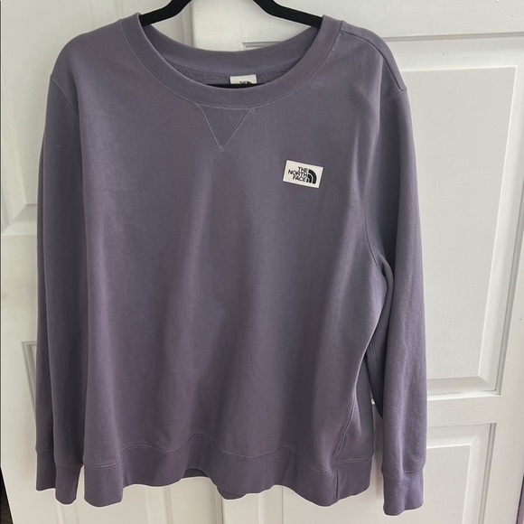 The North Face Lavender Crewneck - Picture 2 of 4